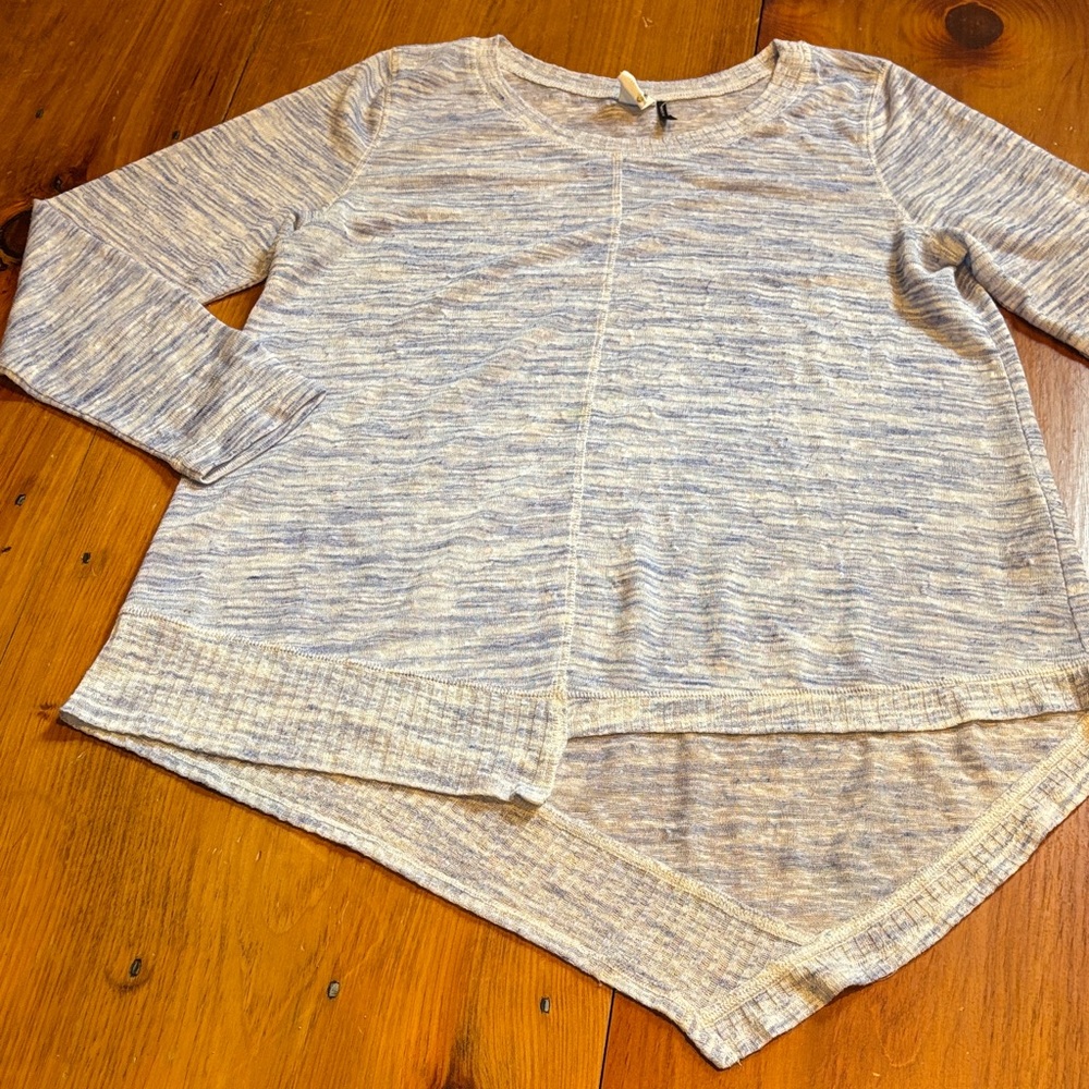 AKEMI + KIN Petite PM Blue Striated Asymmetrical Lightweight Sweater Lagenlook